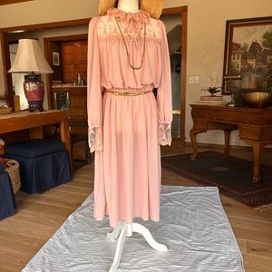✨ True 1970s Blush Pink Lace Prairie Dress | Vintage